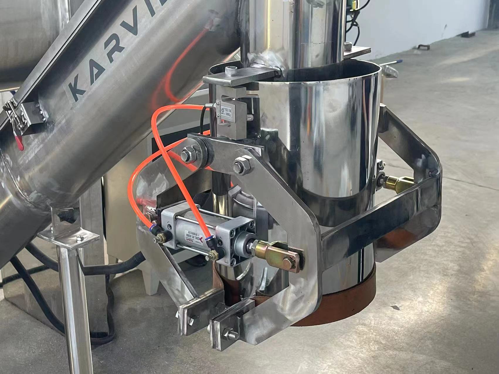 Ribbon-Mixer-with-Screw-Conveyor (5) Ribbon-Mixer-with-Screw-Conveyor (5)