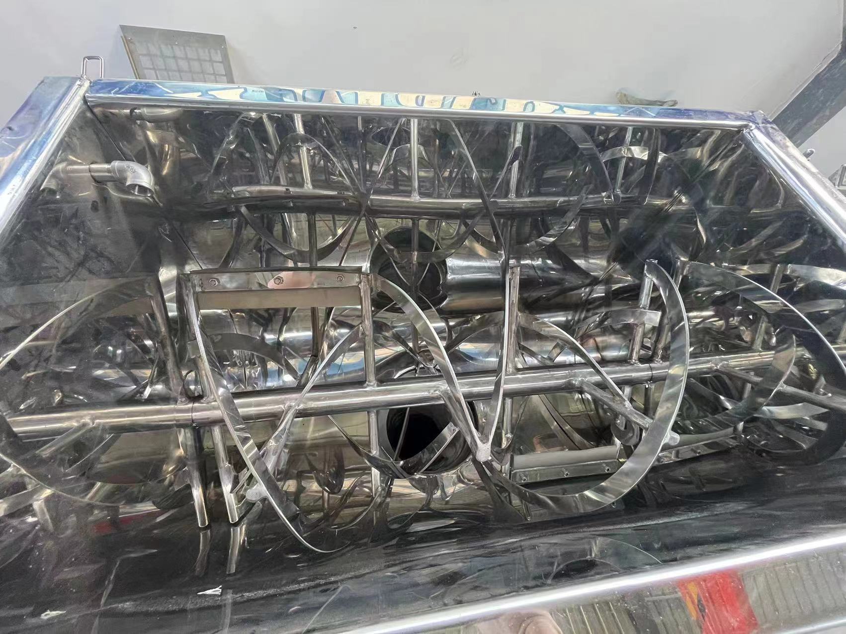 Ribbon-Mixer-with-Screw-Conveyor (4) Ribbon-Mixer-with-Screw-Conveyor (4)