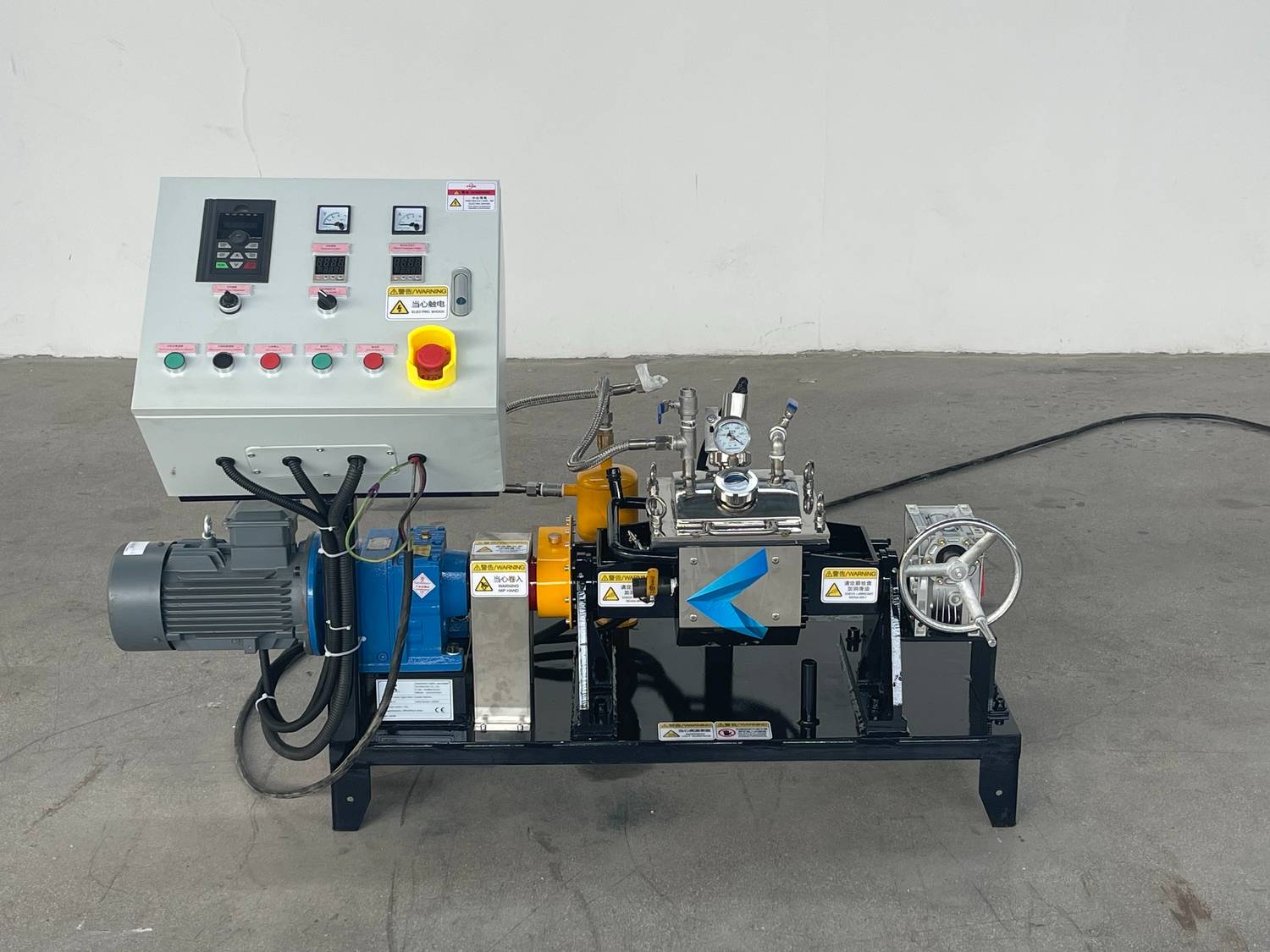 Laboratory-Vacuum-Z-Blade-Mixer. (2)